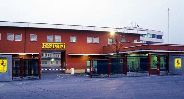 Redazione di Operai Contro, la democrazia borghese non è fatta per gli operai. Marchionne e i sindacalisti sul suo libro paga: minacciano. Noi operai non votiamo Un operaio Ferrari dal fattoquoitidiano “Qualcuno è stato invitato a votare, altri hanno subito pressioni, minacce, e c’è chi, perfino, è stato accompagnato fisicamente alle urne”. Parla “di un clima di forte tensione” e accusa l’azienda “di ingerenza nelle operazioni di voto”, la Fiom Cgil, nei giorni in cui, alla Ferrari Auto Spa, sia nello stabilimento di Maranello, sia nello stabilimento di Modena (Scaglietti), si scelgono i nuovi rappresentanti sindacali aziendali. Il 16 […]