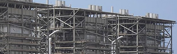 Redazione, così l’Ansaldo pubblicizzava lo stabilimento di Gioia del colle Il 23 Gennaio 2015 annunciava la chiusura e il licenziamento di 197 operai Un operaio da http://www.ansaldoboiler.it/ Lo stabilimento di Gioia del Colle è uno dei più grandi stabilimenti di produzione di caldareria in Europa. Dedicato alla costruzione di parti in pressione, i componenti critici della caldaia, si estende su una superficie di circa 300.000 mq, di cui 75.000 mq coperti, ed è dotato dei più avanzati mezzi di produzione. La vicinanza alla rete autostradale, alla linea ferroviaria e ai principali porti mercantili dell’Italia del Sud, consentono il trasporto in […]