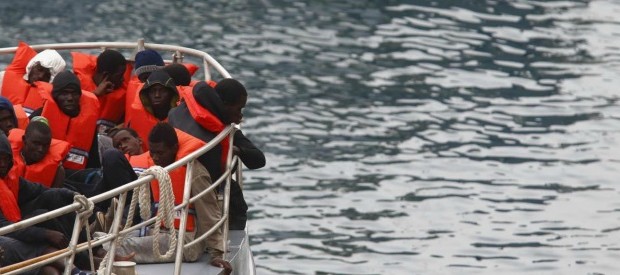 Redazione di Operai Contro, i padroni sono degli assassini. Oltre trecento migranti sono stati seppelliti vivi nel Mediterraneo Cosa hanno da indignarsi i padroni della ferocia dell’ISIS? I padroni sono mille volte più feroci Noi migranti non dimenticheremo e la nostra vendetta sarà terribile I padroni e i politici non ci sfuggiranno Un senegalese dal Fatto quotidiano Altri morti nel Canale di Sicilia. E questa volta i migranti che non sono riusciti a raggiungere le coste europee potrebbero essere oltre 330: si tratta della tragedia più grave – almeno tra quelle di cui si ha notizia – dopo la strage del […]