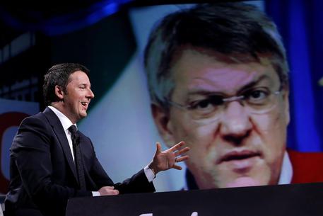 OPERAI: La Lega con i fascisti di casapaund e fratelli d’Italia agitano le piazze facendo leva sull’antieuropeismo, contro l’ Euro e soprattutto sul razzismo contro gli immigrati indicati come coloro che ci rubano il lavoro e che minacciano la nostra sicurezza. OPERAI, non sono gli immigrati la causa dei nostri licenziamenti e della miseria che ci arriva addosso; gli immigrati sono vittime che scappano da guerre e dittature volute dai padroni per accaparrarsi le materie prime, i responsabili sono i padroni e la loro fame di profitto. Il movimento 5 stelle attacca i privilegi dei politici e dei partiti, […]