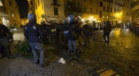 Redazione di operai contro Gli scontri di Roma del 19 febbraio tra forze dell’ordine italiane e tifosi olandesi del Feyenoord hanno provocato reazioni scomposte da parte del sindaco Marino, del questore nonché del ministro di polizia Alfano. Cui ha fatto seguito il piagnisteo ipocrita delle anime belle della cultura e dell’arte. Offese. Sembrerebbe l’immancabile sceneggiata che accompagna gli scontri che si accendono ai margini delle partite di calcio. Quest’ultima sceneggiata avviene però nello stato di emergenza suscitato dall’escalation islamista in Libia. Una minaccia vera o presunta che ha imposto alla Città Santa eccezionali controlli polizieschi. Così ci dicono. In […]