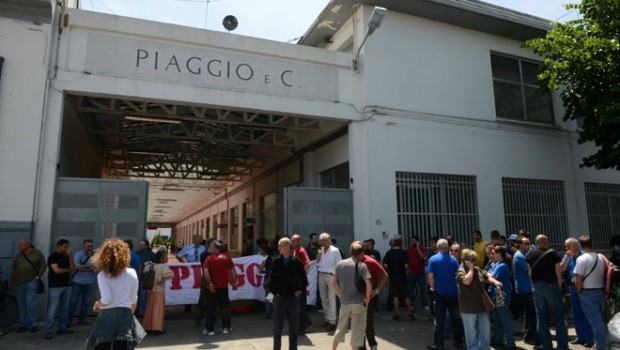 Sandro Giacomelli, delegato Rsa Cobas della Dna Soc. Coop.(indotto Piaggio) di Pontedera (Pi), licenziato il 28 dicembre 2015, è stato riassunto. Venerdì 29 aprile è stato sottoscritto il verbale di conciliazione in sede sindacale. “Un risultato significativo e importante. Per noi – si legge in una nota del Comitato per la reintegrazione di Sandro Giacomelli – che sicuramente abbiamo concorso a questo risultato è il miglior modo per festeggiare il 1° Maggio. Una prima considerazione. E’ significativo che per conseguire la riassunzione di Sandro non sia stato necessario ricorrere al giudice del lavoro. Ma questo risultato è stato assicuratodalla “sola” vertenza, dalla […]