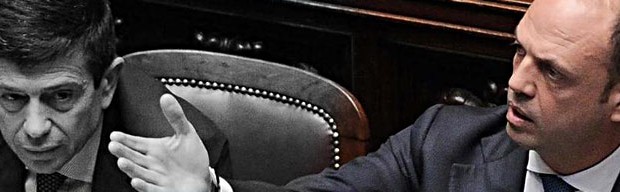 Redazione di Operai Contro, molti padroni e politici diffondono l’idea che è la corruzione la rovina l’italia dei padroni. A mio parere è l’Italia dei padroni che genera corruzione A mio parere non esiste il capitalismo onesto E’ il capitalismo che genera politici, amministratori, giudici corrotti. C’è una parte dei padroni e dei politici che pensa che sia necessario fermare la corruzione Come? In un modo molto semplice: imponendo la censura sulle intercettazioni Il capitalismo è fondato sullo sfruttamento degli operai Lo stato dei padroni è uno stato corrotto e non lo rende onesto la censura sulle intercettazioni Non […]