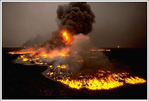 Redazione di Operai Contro, a volte mi capita di vedere e sentire in TV uno dei tanti dibattiti sul terrorismo. Sono invitati esponenti di tutti i partiti che espongono seriamente le loro posizioni sul terrorismo dell’ISIS. Mi viene spontaneo pensare a cosa sono i bombardamenti in medio oriente contro i civili: donne, uomini, bambini Come mai le TV non organizzano dei dibattiti su questi bombardamenti? Negli ulitmi dodici anni i bombardamenti in medio oriente di USA, Russi, Francesi, Inglesi, Italiani, Tedeschi, Iraniani, Arabia Saudita, Egiziani Israeliani,  ecc… hanno fatto più di un milione di morti. Mi chiedo se quei […]