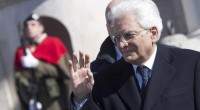 Redazione di Operai Contrfo, Così parlò Mattarella: Quanto avvenuto a Tunisi, e prima a Parigi, è “un’aggressione contro la civiltà e la democrazia che richiede una risposta immediata e collettiva della Comunità internazionale”: è l’ora di “lanciare un Patto di civiltà per contrastare le campagne d’odio e di indottrinamento”. ….. “Il massacro al museo del Bardo di Tunisi  è un segnale d’allarme grave ed è importante capirlo. Questa non è ne’ una guerra di religione, ne’ una guerra tra civiltà diverse. Numerose vittime erano musulmane e noi siamo tutti preoccupati. Come è successo a Parigi a gennaio, con quegli […]