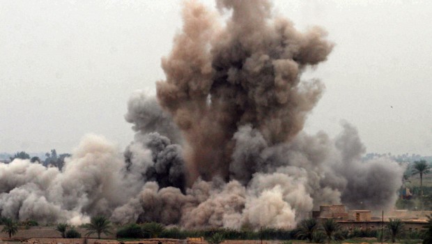 Redazione di Operai Contro, mi sembra giusto denunciare i crimini contro l’umanità. Spero che al più presto sia istituito un tribunale internazionale e i criminali USA e dei paesi occidentali siano condannati. Iraq. Il conflitto più sanguinoso del secolo? Per ogni soldato occidentale ucciso durante l’occupazione sono morti 24 civili iracheni. E’ il bilancio di nuovo studio sugli effetti della Seconda Guerra del Golfo. Durante l’occupazione straniera dell’Iraq, ed esattamente nel periodo 2003-2011, sono stati uccisi 116.903 civili contro 4.804 militari stranieri, soprattutto americani. Le cifre dimostrano che la Seconda Guerra del Golfo potrebbe rivelarsi il più sanguinoso conflitto del secolo […]