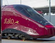 Redazione di Operai Contro, Martedì mattina il consiglio di amministrazione di Ntv (la società dei treni Italo),  farà richiesta di mobilità per 248 dipendenti.  Questo dopo la rottura delle trattative sugli esuberi questa notte. La rottura del confronto sarebbe arrivata sulla durata dell’accordo sulla solidarietà: l’azienda chiederebbe un’intesa di 5 anni e sarebbe disponibile ad una verifica biennale, mentre i sindacati vorrebbero un accordo di due anni. I rappresentanti dei lavoratori: non firmiamo accordi contrari alla legge. Della serie tutele crescenti Un dipendente di ITALO