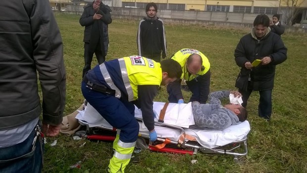 Sciopero dei facchini Cobas, operaio ferito dopo le tensioni con la Polizia „Dall’alba di oggi è in corso lo sciopero dei lavoratori della cooperativa La Carpigiana presso le aziende metalmeccaniche CBM e BMC di Modena. Il sindacato denuncia l’aggressione con spray urticante ai danni di un lavoratore, portato in ospedale“ COMUNICATO E’ in corso dall’alba di questa mattina lo sciopero dei lavoratori della cooperativa La Carpigiana che operano in appalto presso le aziende metalmeccaniche CBM SRL e BMC SPA di Modena. E’ l’ennesimo sciopero che a partire dall’aprile 2014 mettiamo in atto nei confronti della cooperativa. Con il primo […]