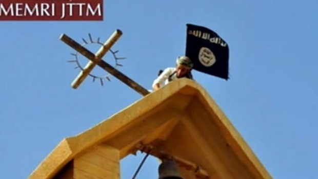 Redazione di Operai Contro, I giornalisti sono dei servi ben pagati dei padroni Chi si ribella ai padroni viene etichettato come terrorista Fino a ieri tutti i giornali strombazzavano: Tikrit è caduta. I gloriosi guerriglieri Kurdi, l’esercito Iraniano, l’esercito del fantoccio di Bagdad, le milizie sciite, i volontari nazisti raccolti dagli USA, i bombardamenti USA e del dittatore Siriano Assad hanno sconfitto l’ISIS. I bombardamenti USA hanno massacrato centinaia di donne e bambini di TIkrit Per i nostri giornalisti non erano altro che terroristi Insomma la feccia dei padroni ha vinto Oggi devono tornare indietro Vi riporto il comunicato […]