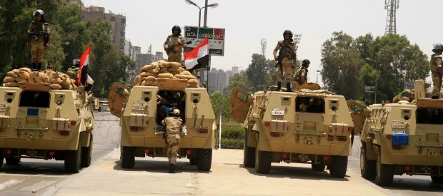 Redazione di Operai Contro, i padroni occidentali hanno assoldato l’esercito di Al-Sisi per la guerra alla Libia Il dittatore egiziano non riesce a vincere con i giovani mussulmani in Egitto e va a fare strage di civili in Libia Vi invio un articolo Un libico Mentre la diplomazia italiana si affanna per raccogliere consensi attorno a una risoluzione Onu che autorizzi “un’operazione dipolizia internazionale” in Libia finalizzata alla distruzione dei barconi dei trafficanti, l’Egitto si starebbe preparando a invadere il Paese nordafricano con il nulla osta di Washington. Una mossa che cambierebbe tutte le carte in tavola e quindi […]