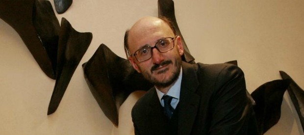 Redazione di operai contro, l’italia dei padroni continua a tagliare i salari degli operai, ma continua a pagare molto bene i politici e gli amministratori delegati delle aziende statali Vi invio un articolo Un postino dal fatto quotidiano “Quanto prende lei? Quanto prende lei?”. “Io prendo 1 milione, 1 milione 200 ….”. E l’ad di Poste Francesco Caio non è riuscito più a dire più nulla. Urla, accuse, proteste, insulti. Il tutto a decibel altissimi. Pesante contestazione per Francesco Caio, dal maggio 2014 amministratore delegato e direttore generale del gruppoPoste Italiane S.p.A. Nel video di qualche giorno fa pubblicato su […]