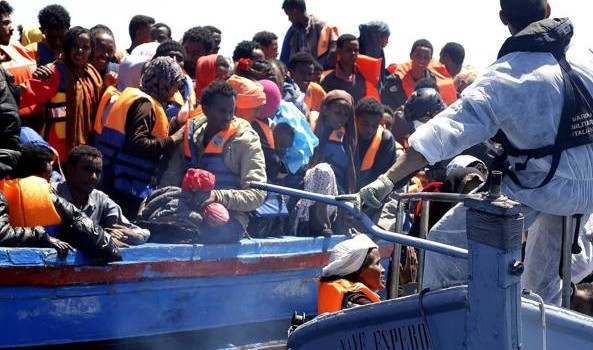 Redazione di Operai Contro, I giornali e i politici italiani cinguettano: 6000 immigrati salvati in 3 mesi. Non dicono che in tre mesi nel Mediterraneo sono morti 500 immigrati Sono i padroni italiani i responsabili della strage Gli immigrati devono per forza andare via dal loro paese. La colpa è del capitalismo Un senegalese