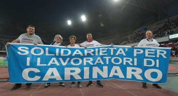 Redazione di Operai Contro, Dopo una domenica di preoccupazione ma anche di sofferenza condivisa con il mondo dello sport, attraverso la solidarietà manifestata ieri sera allo stadio S. Paolo dal pubblico partenopeo, per i lavoratori dell’ex Indesit quest’oggi si apre il tavolo Questa mattina alle 10 ci sarà al tavolo del ministero dello Sviluppo la verifica più probante circa le reali intenzioni del gruppo statunitense Whirlpool sul destino del sito di Carinaro, con 800 posti di lavoro a rischio. Nel 2013 Renzi giudico fantastica la soluzione alla vicenda indesit. Non sono  passati neanche due anni e per noi operai […]