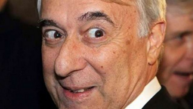 Redazione di operai Contro, ho letto l’articolo di D.C. (operaio di Milano), che poneva la necessità di liberarsi della piccola borghesia come condizione per gli operai di costruire il loro partito. Sono d’accordo In questi giorni è ospitato da tutte le reti TV il sindaco di Milano Giuliano Pisapia. Giuliano Pisapia è il classico piccolo borghese che fotte gli operai Militante di “Servire il Popolo”  di Brandirali, senatore per Rifondazione Comunista, sindaco di Milano per SEL Dato il suo passato glorioso oggi è il paladino con Renzi dell’Expo 2015. Per questo Pisapia ha realizzato alcune iniziative – Accordo con […]