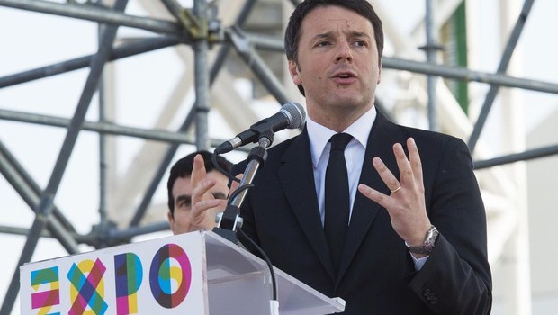 Redazione di Operai Contro, Renzi è venuto a  Pompei ma non ha avuto il coraggio di venire all’Indesit Questo buffone aveva definito fantastica l’operazione Whirlpool. Ora e venuto a Pompei a vendere i biglietti dell’Expo ”Expo è una grandissima occasione per cambiare l’impostazione e l’approccio dell’Italia. Una gigantesca opportunità per tornare a fare l’Italia, perché il mondo globale chiede Italia”. Renzi, a Pompei ha ribadito l’obiettivo di vendere almeno 20 milioni di biglietti. ”Se in questi anni l’Italia ha perso il treno della globalizzazione – ha detto – non è motivo per non mettersi a correre. Qualsiasi giorno di ritardo […]