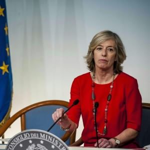 Redazione di Operai Contro, I sindacati Flc-Cgil, Cisl Scuola, Uil Scuola, Snals Confsal e Gilda Unams hanno proclamato “lo sciopero delle attività non obbligatorie dal 9 aprile al 18 aprile per tutto il personale docente ed Ata della scuola”. Se nelle fabbriche i sindacalisti portano gli operai allo sbando, nelle scuole i sindacalisti prendono per il culo i docenti. I professori dovrebbero cacciare a calci nel sedere i sindacalisti, altrimenti gli studenti fanno bene a prenderli in giro Docenti, smettetela di farneticare sul vostro ruolo di formatori Un docente di Milano