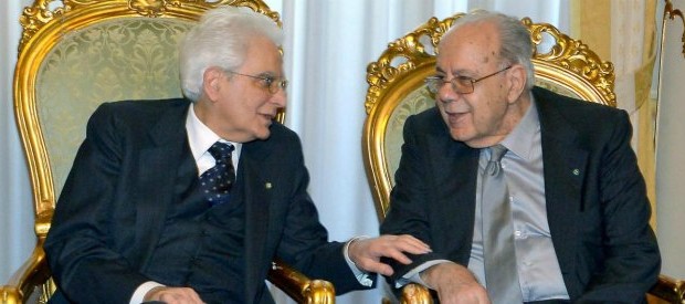 Redazione di Operai contro, i pensionati perdano ogni speranza. Lo stato dei padroni ci ha rubato dei soldi e non li restituirà. La Consulta e il parlamento sono della stessa pasta:ladri al servizio dei padroni I sindacati ci rubano circa 10 euro al mese per l’iscrizione Vi invio un articolo Un pensionato   “La sentenza è valida il giorno dopo la pubblicazione”. Cioè da giovedì 7 maggio. Il presidente della Corte CostituzionaleAlessandro Criscuolo interviene con una nota dopo che nelle scorse ore dal governo erano filtrate indiscrezioni sul fatto che l’esecutivo non volesse rimborsare tutti i pensionati danneggiati dal blocco […]