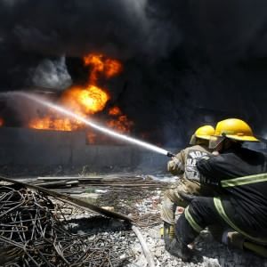 Caro Operai Contro, strage di operai in una fabbrica nelle Filippine. Gli operai si sono lanciati tra le fiamme dal primo piano. I corpi ritrovati sono tutti lungo la scala che portava al piano terra, probabilmente rimasti prigionieri nel tentativo di trovare l’uscita. Italia, Filippine, il destino degli operai è tragico: Costretti a lavorare per non morire di fame, sono sfruttati dai padroni e ridotti a condizioni peggiori degli schiavi,Sacrificati al profitto dei padroni. In Italia migliaia di operai uccisi dai padroni come in tutti i paesi del mondo.  L’unica possibilità è quella della rivoluzione. Per questo gli operai […]