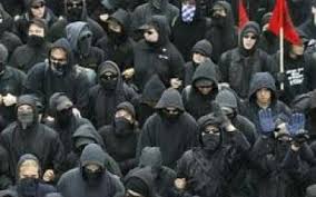 Cara Redazione, chiedono 10 euro per una pizza Napoletana o per una Capricciosa. I prezzi dei padiglioni italiani all’Expo sono tra i più alti, pubblicati ieri dal “sole 24 ore on line”. Il paese che ospita l’Expo da il buon esempio nel nutrire il pianeta per chi ha il portafogli gonfio! 11 euro per un piatto di pasta e ceci! Mezzemaniche alla amatriciana 13 euro! Finocchio e baccalà 14 euro! Orecchiette di grano 12 euro! Non danno lo scontrino E per entrare bisogna pure pagare (comprese le spese per arrivarci), non meno di 60 euro a testa! Solo per […]