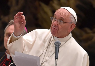 Redazione di Operai Contro, padroni, politici, amministratori e preti, ci prendono  per il culo con gli eventi Francesco voleva una chiesa povera, ma era solo uno slogan La chiesa cattolica come i padroni si sono arricchiti sulle spalle dei poveri cristi Francesco è all’opera Un lettore cattolico