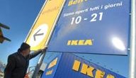 Caro Operai Contro, operaie e operai dell’ IKEA non vogliono che l’azienda tagli 25 anni di contratti aziendali. Perciò gli operai e i loro delegati, hanno proclamato lo stato di agitazione e un pacchetto di 16 ore di sciopero, di cui 8 saranno gestite a livello territoriale, con iniziative sparse su tutto il territorio nazionale. In Italia i dipendenti sono più di 6mila occupati in 21 negozi. Tra le pretese dell’azienda, il taglio dei salari su elementi fissi della busta paga, e rivedere al ribasso le maggiorazioni per le prestazioni festive e domenicali. Pretese assurde che gli operai dell’Ikea […]