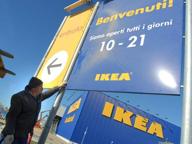 Caro Operai Contro, operaie e operai dell’ IKEA non vogliono che l’azienda tagli 25 anni di contratti aziendali. Perciò gli operai e i loro delegati, hanno proclamato lo stato di agitazione e un pacchetto di 16 ore di sciopero, di cui 8 saranno gestite a livello territoriale, con iniziative sparse su tutto il territorio nazionale. In Italia i dipendenti sono più di 6mila occupati in 21 negozi. Tra le pretese dell’azienda, il taglio dei salari su elementi fissi della busta paga, e rivedere al ribasso le maggiorazioni per le prestazioni festive e domenicali. Pretese assurde che gli operai dell’Ikea […]