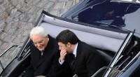 Redazione di Operai Contro, in due giorni 3 operai assassinati sul lavoro e 1 assassinato mentre lottava. Il presidente della Repubblica, Sergio Mattarella afferma: “Ogni morte sul lavoro costituisce una ferita per l’Italia e una perdita irreparabile per l’intera società. Non è ammissibile che non vengano adeguatamente assicurate garanzie e cautele per lo svolgimento sicuro del lavoro”. Mattarella smettiamola. Chi muore sul lavorto sono gli operai. Mattarella hai fatto parte della DC per anni. Mattarella sai bene che gli operai sono schiavi salariati. Per i padroni la morte di un operaio è niente. Mattarella smettiamola di prendere in giro […]