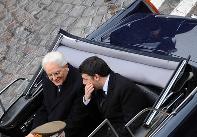 Redazione di Operai Contro, in due giorni 3 operai assassinati sul lavoro e 1 assassinato mentre lottava. Il presidente della Repubblica, Sergio Mattarella afferma: “Ogni morte sul lavoro costituisce una ferita per l’Italia e una perdita irreparabile per l’intera società. Non è ammissibile che non vengano adeguatamente assicurate garanzie e cautele per lo svolgimento sicuro del lavoro”. Mattarella smettiamola. Chi muore sul lavorto sono gli operai. Mattarella hai fatto parte della DC per anni. Mattarella sai bene che gli operai sono schiavi salariati. Per i padroni la morte di un operaio è niente. Mattarella smettiamola di prendere in giro […]