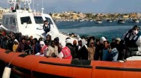 Redazione di Operai Contro, padroni e politici parlano di salvataggi dei migranti. E’ Falso. Ancora vittime nel Canale di Sicilia. A poco più di due settimane dal naufragio che ha causato oltre 750 vittime, un gruppo di migranti sbarcati a Catania ha riferito di “alcune decine di morti”, stimati in “almeno quaranta“, a seguito di un incidente avvenuto su un gommone poco prima di un’operazione di salvataggio. Tra i 194 sbarcati sulle coste siciliane dal mercantile Zeran, dei sopravvissuti hanno raccontato a Save the Children che su un gommone che trasportava 197 persone “ci sarebbe stata un’esplosione o il mezzo si sarebbe sgonfiato – ha riportato Giovanna Di Benedetto, dell’organizzazione -, certo […]