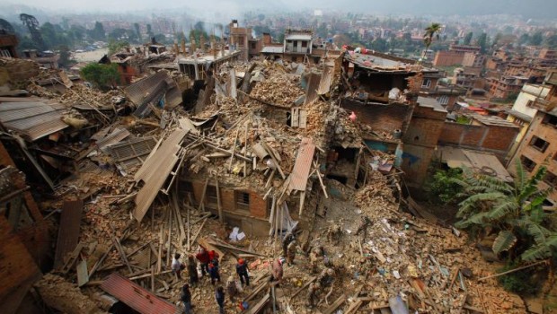 Corpo del messaggio: Il terremoto avvenuto in Nepal il giorno 26 aprile ha sino ad ora causato più di 6000 morti, ma nella realtà le vittime del sisma potrebbero arrivare ad essere 10000. Le cause del terremoto sono del tutto naturali, dovute a fattori geologici, a causa della deriva dei continenti. Ma le vittime del terremoto non sono per nulla vittime di fattori naturali, anche se la stampa e la propaganda dei padroni le registra  come decessi legati a processi ambientali,  alla natura matrigna che si scatena contro gli uomini e le cose. Nulla di più falso, la maggioranza […]