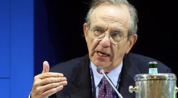 Redazione di Operai contro, L’imbroglione Padoan afferma che: “Se si dovesse ripristinare l’indicizzazione sulle pensioni, l’Italia si troverebbe a violare il vincolo del 3%, l’aggiustamento strutturale e la regola del debito”.  Dunque – spiega l’imbroglione al servizio del gangster Renzi: ” se ripristinassimo tutta l’indicizzazione finiremmo sotto procedura d’infrazione dell’Unione Europea sia per il deficit sia per il debito, con “conseguenze per noi gravissime”. Ma quale debito. I politici rubano allo stato, regalano soldi ai padroni e alle banche, e gli operai e pensionati devono ripagare il debito Per gli operai e i lavoratori i salari diminuiscono e aumentano […]