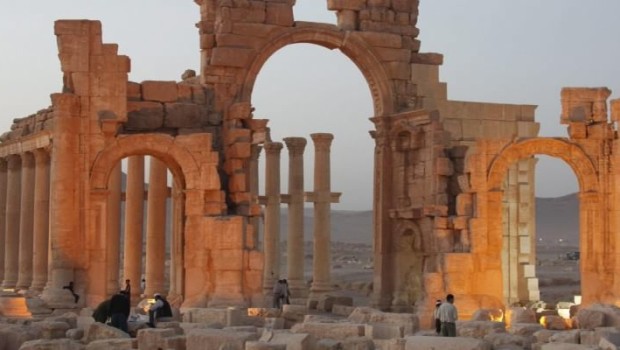 Redazione di Operai Contro, i giovani mussulmani dell’ISIS hanno conquistato metà della Siria e mertà dell’Irak Secondo l’assassino Obama gli USA non stanno perdendo Gli USA e i loro alleati della grande coalizione hanno compiuto migliaia di bombardamenti con centinaia di donne e bambini uccisi e non sono riusciti a fermare i giovani mussulmani. I mercenari Iraniani e Kurdi si sono ritirati, i mercenari USA sono scappati,  i soldati del dittatore Assad sono scappati. L’arabia saudita, alleata degli USA, continua a distruggere  lo Yemen e i suoi abitanti. Per i leccaculo della stampa occidentale è tutto normale. Inizia la […]