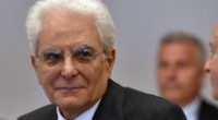 Redazione di Operai Contro, Così parlò Mattarella per la Festa dell’Europa nel 65/mo della dichiarazione Schuman: “Noi che siamo europeisti, non ci stanchiamo di sostenere una maggiore integrazione politica dell’Europa. Serve a questo scopo un cambiamento di rotta per ridurre gli squilibri interni e rivitalizzare le energie penalizzate da eccessi di austerità“: così Sergio Mattarella “L’egoismo è al di fuori dai valori dell’Unione. Ci vuole meno egoismo per dare ai nostri giovani europei una prospettiva di lavoro”, aggiunge Mattarella, ma anche “meno egoismo per affrontare in modo positivo il dramma delle migrazioni” e “meno egoismo per svolgere un ruolo efficace di […]