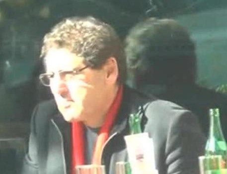 Redazione di Operai Contro, la magistratura italiana è la più allegra del mondo. La magistratura ha riempito le carceri di deliquentucoli che hanno rubato al massino 100 euro I politici parassiti e i loro complici mafiosi che hanno rubato milioni di euro saranno subito liberi Nessun parassita politico finirà condannato Magistrati dite il nome di un politico incarcerato e condannato? Buzzi sa bene come funziona la storia Condanna a tre anni e sei mesi di reclusione e 900 euro di multa. E’ quanto chiede di patteggiare Salvatore Buzzi, ras delle cooperative ed uno dei principali indagati nell’inchiesta sulla cosiddetta […]