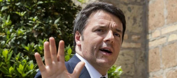 Redazione di Operai contro,. Il Pd ha inventato la corruzione legale. Intanto i suoi parassiti partecipavano a quella illegale Vi invio un articolo Un lettore Per partecipare alla cena con Renzi “ho versato 15mila euro al Pd e 5mila alla Leopolda”. Salvatore Buzzi, sodale di Massimo Carminati nel Mondo di mezzo, fa il conto di quanto gli è costato sedersi a tavola a poca distanza dal premier. Lo dice lui stesso nel corso di una telefonata intercettata due giorni dopo l’evento. Dalle carte dell’inchiesta Mafia Capitale 2 emerge una nuova verità sulla presenza di Buzzi alla serata di raccolta […]