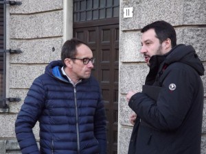 Comunicato sindacatoaltracosa Bergamo Posted on 19 June 2015 by elianacomo in comunicati locali, z_carosello // 0 Comments Il 20 giugno, proprio il giorno in cui la Fiom e la Cgil sono impegnate nella manifestazione a Roma “Fermiamo le stragi nel Mediterraneo”, dall’altra parte d’Italia, a Bergamo, la stessa Fiom invita il capogruppo leghista alla Camera alla sua festa regionale! Ne siamo disgustati! Massimiliano Fedrini della Lega Nord parteciperà alla festa della Fiom Lombardia a Bergamo, domani pomeriggio per un dibattito sul Jobs act. Mirco Rota, il segretario della Fiom Lombardia, che non è la prima volta che apre alla Lega Nord e che l’anno scorso invitò […]