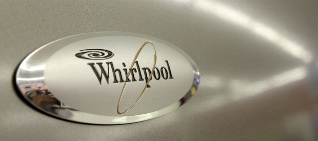 Redazione di operai Contro, solo i gangster , i parassiti, i ladri delle amministrazioni locali, i sindacalisti mazzettari, potevano salutare come eccezionale l’acquisto di Indesit. Probabilmente i padroni di Whirlpool  hanno sganciato laute mazzette Un operaio indesit Whirlpool, la multinazionale degli elettrodomestici che ha previsto centinaia di esuberi nei suoi impianti italiani, è da anni al centro di una battaglia politica e sociale negli Stati Uniti. Il luogo dove si è accesa la battaglia si chiama Benton Harbor, Michigan. Adagiato sulle rive del lago Michigan, Benton Harbor è un paese di 10 mila persone, il 90% neri; le entrate […]