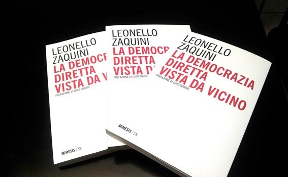 PUBBLICHIAMO QUESTA LETTERA PER IL DIBATTITO Redazione di Operai Contro, in Italia aumentano coloro che non votano. Anzi gli astensionisti ormai superano il 50% degli aventi diritto al voto. Si avvicina la morte della democrazia borghese Eppure c’è Leonello Zaquini che scrive un libro “LA DEMOCRAZIA DIRETTA VISTA DA VICINO” con prefazione di Luigi Bobbio. E’ una esaltazione della democrazia svizzera. Nell’ultima di copertina Zaquini sintetizza il  suo pensiero sulla democrazia diretta Scrive Leonello Zaquini: “Insomma, a cosa serve la democrazia diretta? La sua esistenza determina il fatto che ad ogni seduta del Consiglio, così come in tutte le […]