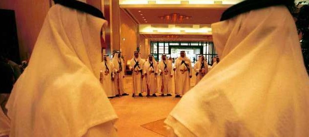 DAL FATTO QUOTIDIANO Il 2015 potrebbe diventare un anno record per esecuzioni inArabia Saudita: 114 nei primi otto mesi dell’anno secondo l’OngNessuno Tocchi Caino. Almeno 90 quelle del 2014, con il Paese preceduto solo da Cina e Iran. Numeri che non hanno impedito però alle Nazioni Unite di nominare l’ambasciatore saudita,Faisal bin Hassan Trad, a capo del Consiglio per i diritti umani dell’Onu nel 2016. Una decisione che è stata fortemente criticata da subito a causa anche della recente decisione della monarchia di condannare a morte il 20enne Ali Mohammed Al Nimr, arrestato a soli 17 anni per aver […]
