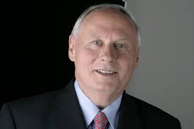 PER IL DIBATTITO Ricevo da Claudio e volentieri diffondo. Poche ma sentite parole che rimettono i puntini sulle i (ce n’è sempre bisogno). Se non ci fosse da piangere, ci sarebbe da ridere.  Le facce di tolla non conoscono confini… e trovano sempre qualche gonzo (in Italia «Il Manifesto») che gli dà corda. E non per impiccarsi…. d.   Da Sinistrainrete del 19/10/15, riportata dal Manifesto del 15/10/2015 Il sig. Oskar Lafontaine, che si reputa un coerente ed avanzato leader della socialdemocrazia tedesca ed europea, se fosse veramente tale, prima di dare lezioni ai cugini italiani, che come lui […]