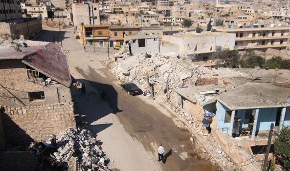 Redazione di Operai Contro, Bombardamenti USA, bombardamenti Russi, bombardamenti Francesi, bombardamenti Turchi, fanno strage di civili, ma non fermano i ribelli dell’ISIS I bombardamenti servono a fare stragi di civili Tra i sostenitori del dittatore Siriano Assad oltre i padroni Russi ci sono i padroni Iraniani Soldati Iraniani sono da tempo in campo al fianco dei soldati del dittatore Assad Ieri un loro generale è stato ucciso dai ribelli dell’ISIS vi invio una cronaca un vostro lettore Durante gli scontri ad Aleppo, è stato ucciso un generale iraniano, comandante di spicco dei Pasdaran. Secondo cui Hossein Hamedani è stato […]