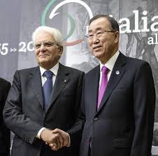 Caro Operai Contro, Ban ki-Moon segretario dell’Onu e Mattarella capo di Stato in Italia, si sono incontrati all’Expo per la giornata mondiale dell’alimentazione. Il primo depreca il vergognoso spreco di risorse, il secondo annuncia che la generazione fame zero sta per nascere. Propaganda, propaganda e ancora propaganda, per far passar lucciole per lanterne. Expo doveva nutrire il pianeta. Ma ovvietà a parte, non ha fatto proprio niente per impedire che una sola persona sulla faccia della terra, ogni giorno muoia più di fame. La vera novità dell’Expo (ma preesistente ad esso) è la propaganda del cibo “alternativo”, con dimostrazioni […]