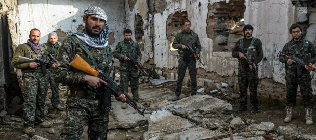 Redazione di Operai Contro, i padroni USA bombardano in Siria, Iraq, Afghanistan i padroni Russi bombardano in Siria per difendere il dittatore Assad i padroni francesi bombardano in Siria I padroni Turchi, oltre il terrorismo, bombardano in Siria e Iraq I padroni Israeliani riprendono i bombardamenti dei palestinesi, ma i giovani arabi continuano a combattere La NATO bombarda in Afghanistan, Iraq e Siria I civili vengono massacrati dai bombardamenti Nonostante i bombardamenti l’ISIS avanza La popolazione araba ingrossa l’esercito dell’ISIS I padroni Iraniani, che si sono sempre dati da fare per massacrare gli operai in Iran, inviano migliaia di […]