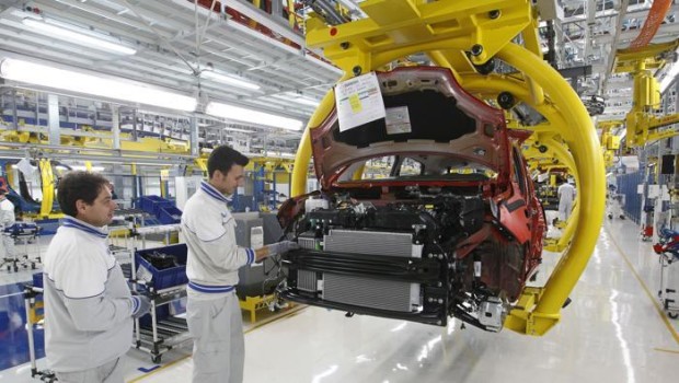 Redazione di operai Contro, i padroni sono ridicoli. Dal 2008 ad oggi assistiamo e subiamo i crack della economia dei padroni. Non sanno come uscire dalla crisi. L’unica possibilità che hanno è la guerra O la rivoluzione operaia fermerà la guerra o la guerra dei padroni farà scoppiare loa rivoluzione operaia L’agenzia di propaganda dei padroni “l’ISTAT” continua a raccontare minghiate L’Italia è uscita dalla crisi, il PIL aumenta, il PIL decresce I padroni sono come il loro politico Renzi, pensano che raccontando balle si avverino Vi invio un articolpo della Stampa Un lettore paolo baroni Secondo le ultime […]