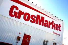 Caro Operai Contro, “Se si concretizzasse il recesso, e non avendo più il Gruppo Lombardini alcuna attività commerciale in essere, la data del prossimo 31 marzo potrebbe far presagire che questi stessi punti vendita potrebbero essere chiusi, e tutti i dipendenti lasciati senza lavoro”. Un altro imbroglio per 180 operai dei supermercati. Allego da L’eco di Bergamo. Saluti da un lettore.   Ennesima tegola nella vicenda Lombardini che, manco a dirlo, cade sulla testa dei lavoratori. Dei 52 dipendenti del Gros Market di Dalmine, ad esempio, che poco più di due anni fa, insieme ai 128 colleghi dei punti […]