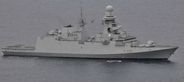 Redazione di Operai Contro,Renzi mentre faceva il suo giro da piazzista in Sud america, dava ordine alle sue forzr armate di preparare la guerra ai Libici “Tre navi da guerra italiane il 31 ottobre scorso hanno violato le acque territoriali libiche”. La violazione sarebbe avvenuta vicino alla costa di Bengasi, a Daryana, circa 55 km a est della città. Il ministero della Difesa italiano ha però smentito l’accaduto poche ore dopo: “La notizia diffusa è falsa. Tutte le navi militari italiane presenti nel Mediterraneo operano in acque internazionali rispettando i limiti stabiliti dai trattati”. Il capo di Stato maggiore libico, Saqr […]