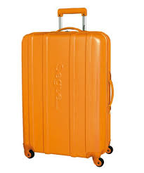 Cara Redazione, anche a Cagliari sciopero e manifestazione contro la “Buona scuola” di Renzi. Da questa mattina, organizzato da Cobas, Anief e altre sigle, è partito un sit-in di protesta davanti alla sede dell’Ufficio scolastico regionale. Bandiere, striscioni e una convinzione: i meccanismi della legge 107 si possono correggere. “C’è ancora molto da fare – spiega Giorgio Canetto (Cobas), riferendosi anche alle ultime assunzioni – anzi forse il peggio potrebbe cominciare proprio adesso: la mobilità straordinaria rimetterà in gioco tutte le cattedre provocando uno scombussolamento anche nelle assegnazioni già stabilite”. Un altro punto interrogativo: “C’è il rischio che il […]