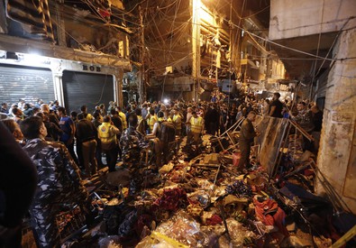 Redazione di Operai Contro, il Libano è entrato nella guerra del medio oriente. Le milizie filo Iraniane libanesi non sono più al sicuro i padroni Iraniani sono responsabili dell’estendsersi della guerra Padroni USA, padroni Russi, Padroni Iraniani, bombardano in Iraq e in Siria. Fanno strage della popolazione: donne, bambini, Uomini La popolazione si organizza contro il terrorismo dei padroni Guerra alla guerra dei padroni Un lettore cronaca dai giornali: Un doppio attentato kamikaze a Beirut ha squarciato il quartiere Borj al-Barajneh, una delle roccaforti di Hezbollah provocando 37 morti e 181 feriti, anche se il numero delle vittime potrebbe crescere. L’attacco è […]