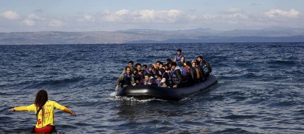 Redazione di Operai Contro, quattordici morti, tra cui sette bambini. L’ultimo naufragio di migranti, partito da Ayvacik, nella provincia di Canakkale, sul Mar Egeo I responsabili delle stragi sono i padroni con i loro poolitici Un operaio Senegalese