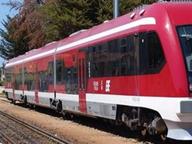 Redazione di Operai Contro, ho denunciato più volte che politici e amministratori di tutti i partiti si sono mangiati le ferrovie del Sud-Est. In Puglia dopo Bari il trasporto ferroviario e autobus sostitutivo finisce. 1300 lavoratori sono a rischio licenziamento. Nessun forchettone da FI al Pd è mai finito in galera. Dopo Bari o hai la macchina o vai a piedi Vi invio un articolo Un leccese  Nemmeno un miracolo salverebbe un’impresa che ha 1.300 dipendenti e 1.400 cause di lavoro. Così per stabilire che non c’è altra strada se non il commissariamento, al nuovo presidente delle Ferrovie Sud […]